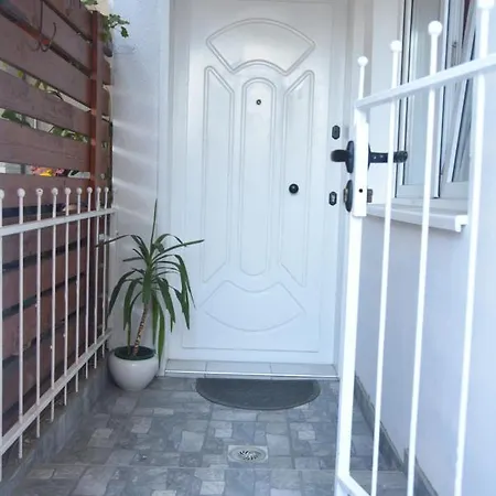 Paris Night Private Parking Apartment