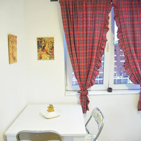 Paris Night Private Parking * Nisz