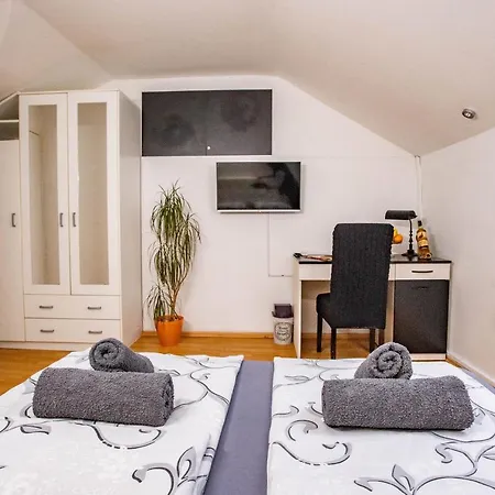 Paris Night Private Parking Apartment