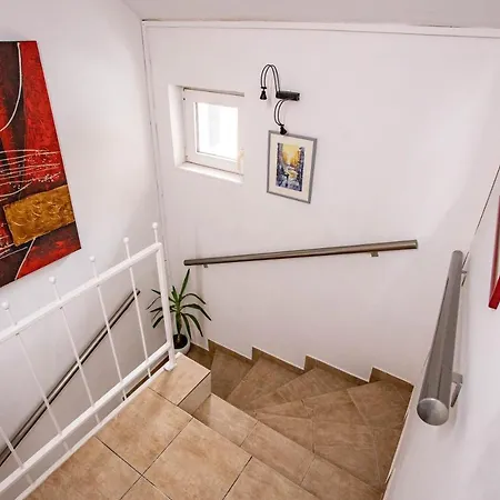 Paris Night Private Parking *