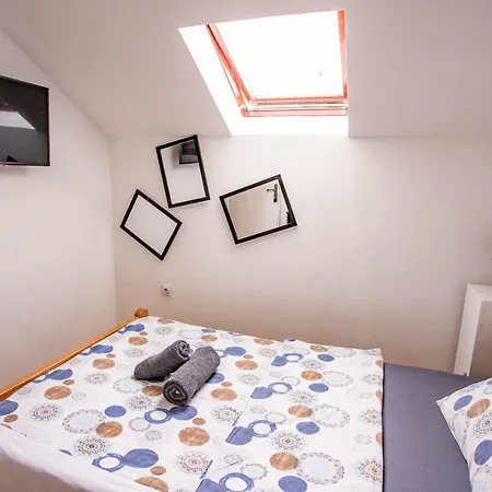 Paris Night Private Parking Apartment *