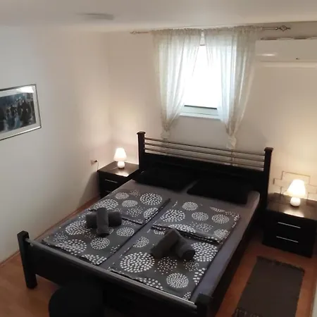 Paris Night Private Parking Apartment
