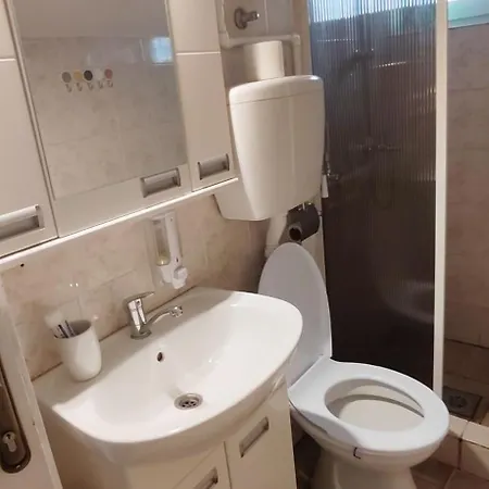 Paris Night Private Parking * Nis